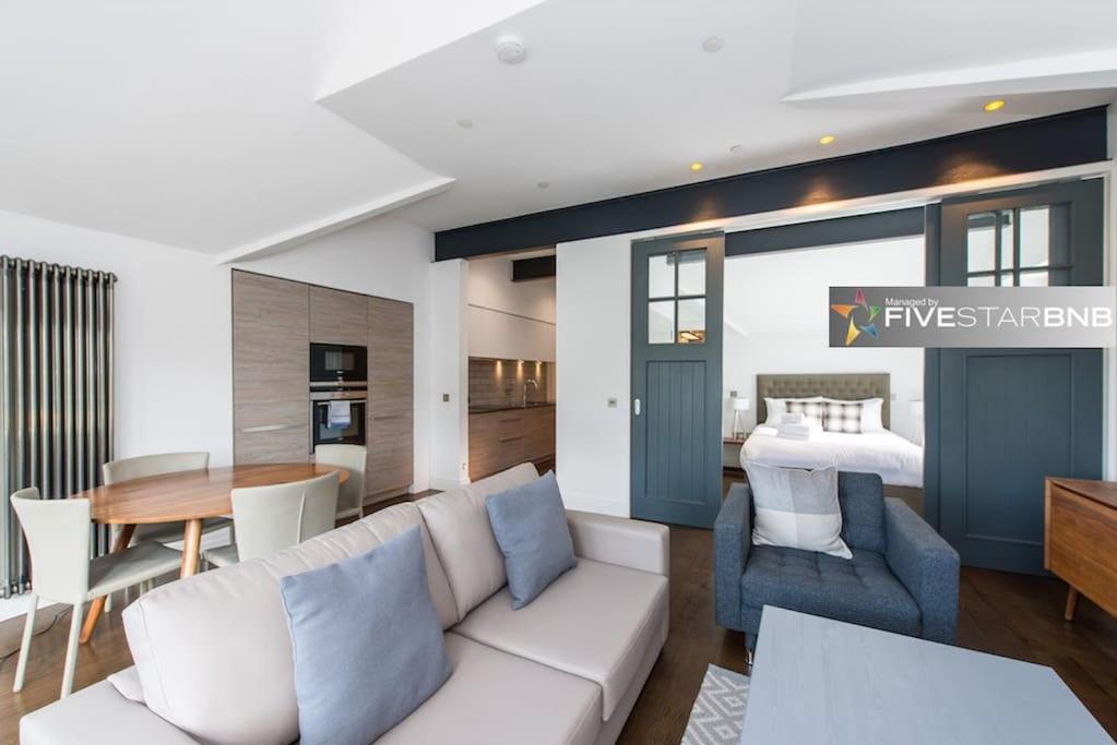Cool Urban Apartment With Stunning Castle Views Эдинбург Экстерьер фото