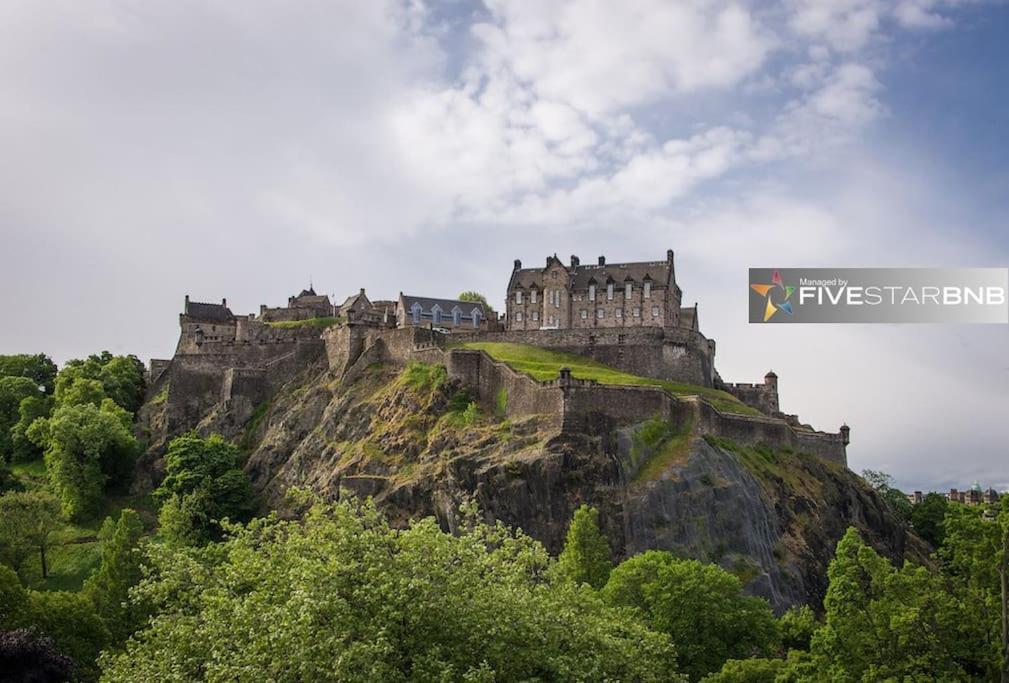 Cool Urban Apartment With Stunning Castle Views Эдинбург Экстерьер фото