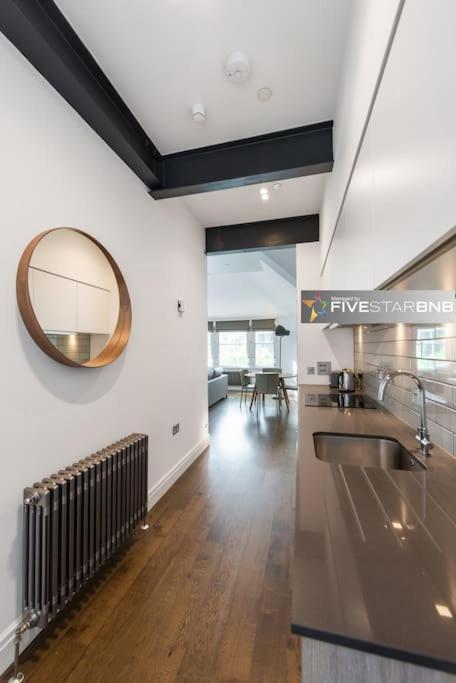 Cool Urban Apartment With Stunning Castle Views Эдинбург Экстерьер фото